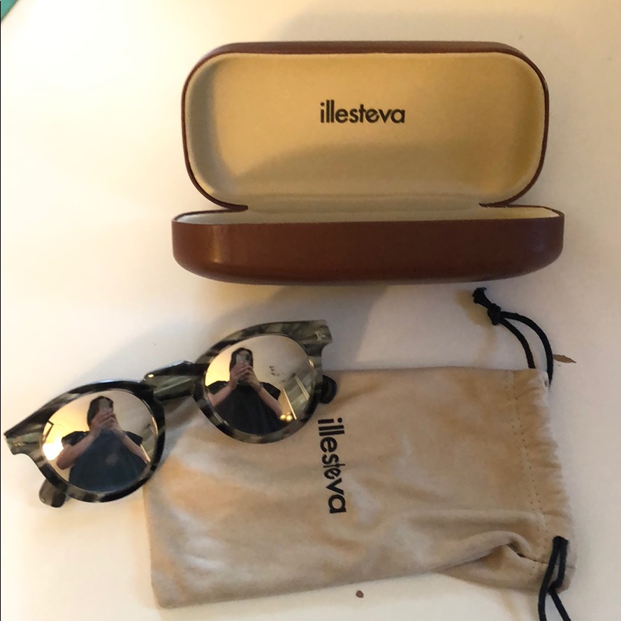 Illesteva Grey Sunglasses With Mirror Lens